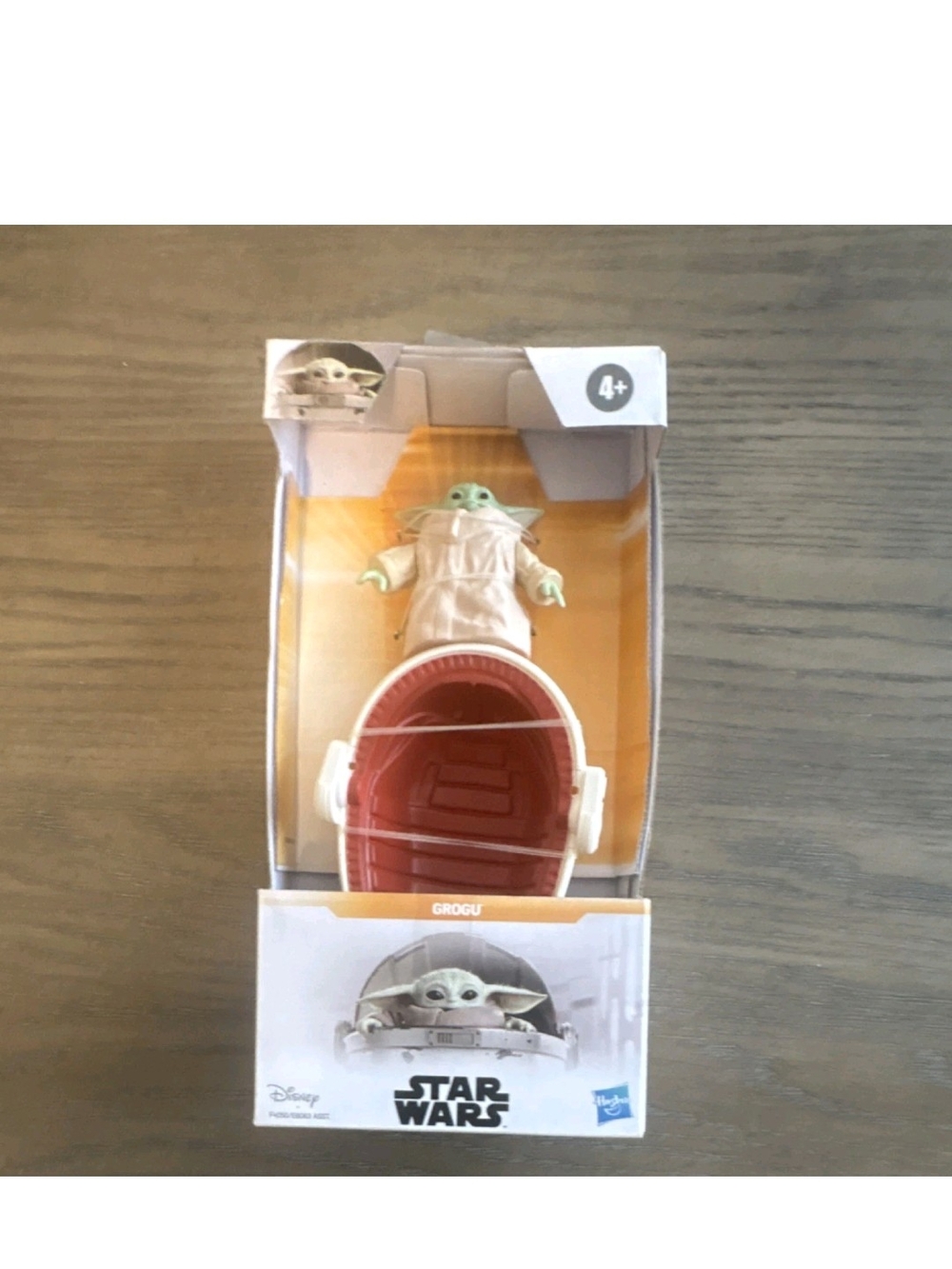 Star Wars Grogu Figure with Beige Robe and Red Pod